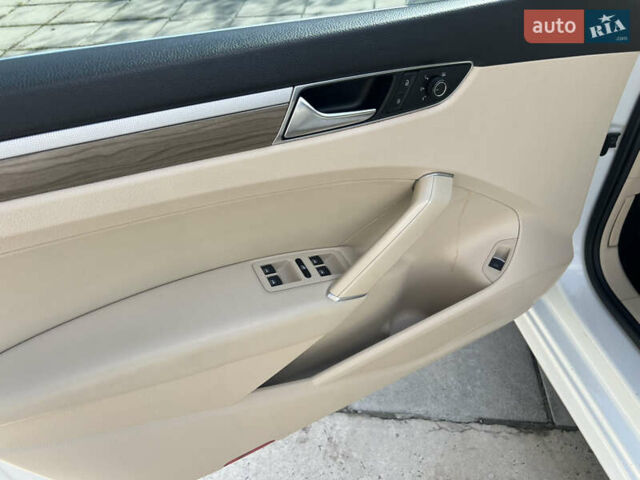 Белый Фольксваген Пассат, объемом двигателя 1.8 л и пробегом 199 тыс. км за 10700 $, фото 12 на Automoto.ua