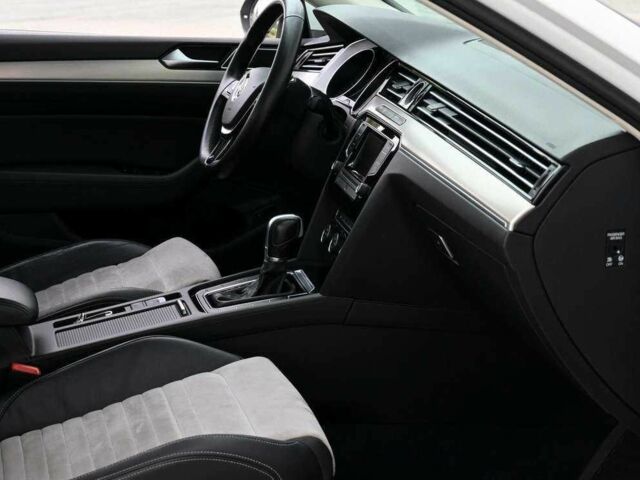 Белый Фольксваген Пассат, объемом двигателя 1.8 л и пробегом 200 тыс. км за 9800 $, фото 16 на Automoto.ua