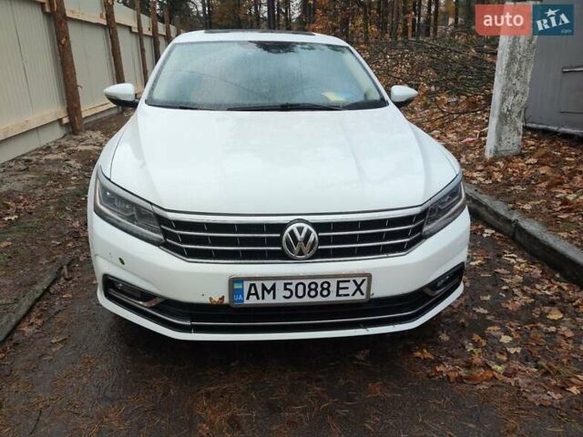 Белый Фольксваген Пассат, объемом двигателя 1.8 л и пробегом 182 тыс. км за 13500 $, фото 2 на Automoto.ua