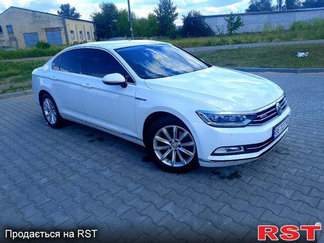 Белый Фольксваген Пассат, объемом двигателя 2 л и пробегом 301 тыс. км за 18500 $, фото 5 на Automoto.ua