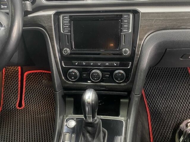 Белый Фольксваген Пассат, объемом двигателя 1.8 л и пробегом 207 тыс. км за 12500 $, фото 8 на Automoto.ua