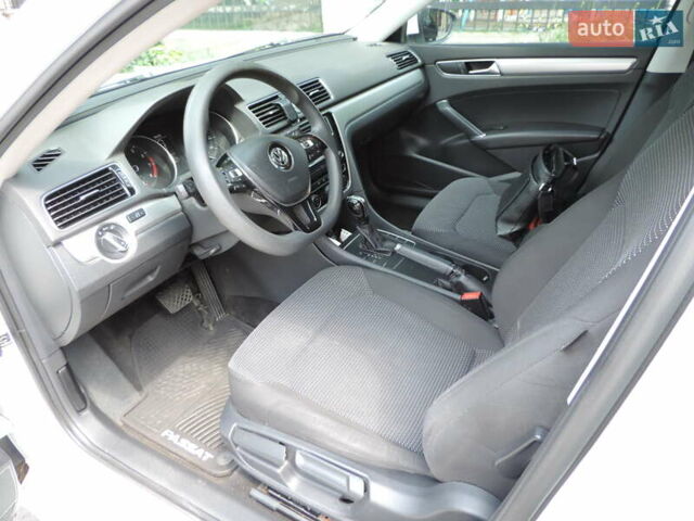 Белый Фольксваген Пассат, объемом двигателя 1.8 л и пробегом 264 тыс. км за 12800 $, фото 15 на Automoto.ua
