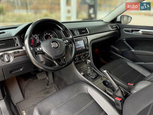 Белый Фольксваген Пассат, объемом двигателя 1.8 л и пробегом 165 тыс. км за 12299 $, фото 9 на Automoto.ua