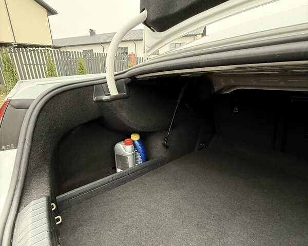 Белый Фольксваген Пассат, объемом двигателя 1.97 л и пробегом 260 тыс. км за 14500 $, фото 25 на Automoto.ua