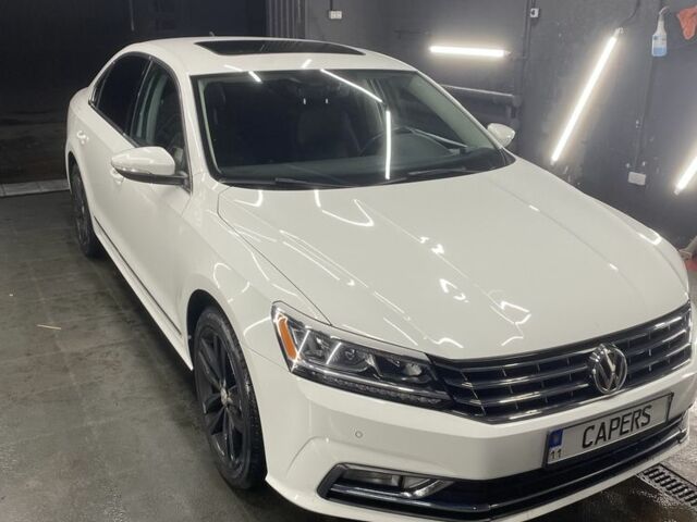 Белый Фольксваген Пассат, объемом двигателя 1.8 л и пробегом 207 тыс. км за 12500 $, фото 1 на Automoto.ua