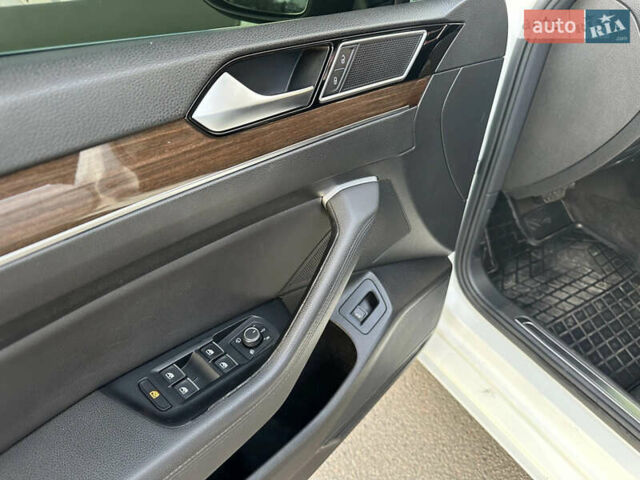 Фольксваген Пассат 2016 в Одессе на Automoto.ua Белый Фольксваген Пассат, объемом двигателя 1.4 л и пробегом 235 тыс. км за 17500 $, фото 12 на Automoto.ua