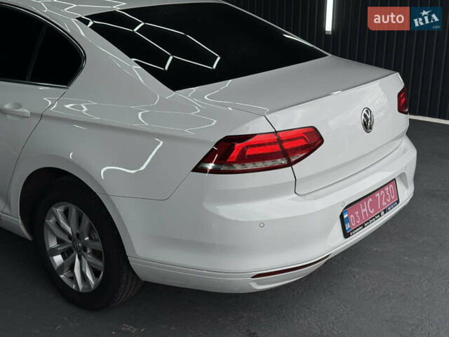Белый Фольксваген Пассат, объемом двигателя 2 л и пробегом 230 тыс. км за 14900 $, фото 24 на Automoto.ua