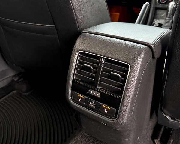 Белый Фольксваген Пассат, объемом двигателя 1.8 л и пробегом 165 тыс. км за 12299 $, фото 26 на Automoto.ua