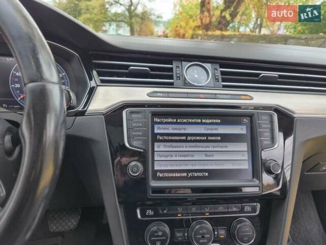 Белый Фольксваген Пассат, объемом двигателя 1.8 л и пробегом 255 тыс. км за 18200 $, фото 24 на Automoto.ua