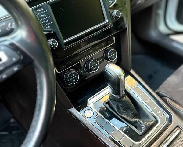Белый Фольксваген Пассат, объемом двигателя 1.97 л и пробегом 206 тыс. км за 18000 $, фото 10 на Automoto.ua