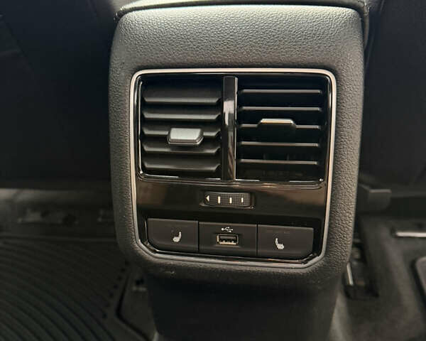 Белый Фольксваген Пассат, объемом двигателя 1.8 л и пробегом 80 тыс. км за 13800 $, фото 16 на Automoto.ua