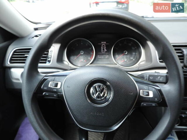 Белый Фольксваген Пассат, объемом двигателя 1.8 л и пробегом 264 тыс. км за 12800 $, фото 13 на Automoto.ua