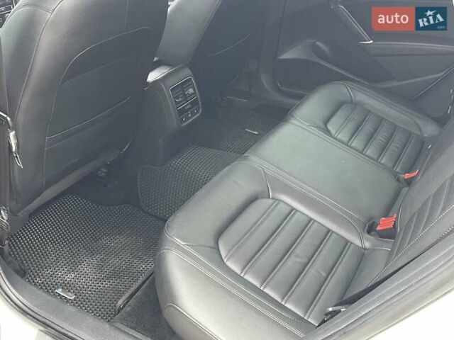 Белый Фольксваген Пассат, объемом двигателя 1.8 л и пробегом 218 тыс. км за 13500 $, фото 8 на Automoto.ua