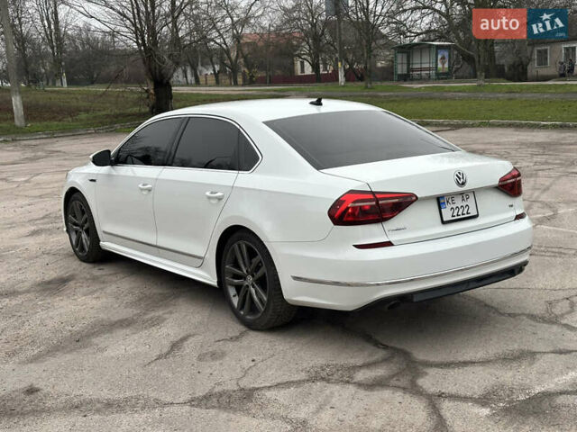 Белый Фольксваген Пассат, объемом двигателя 1.8 л и пробегом 193 тыс. км за 11500 $, фото 6 на Automoto.ua