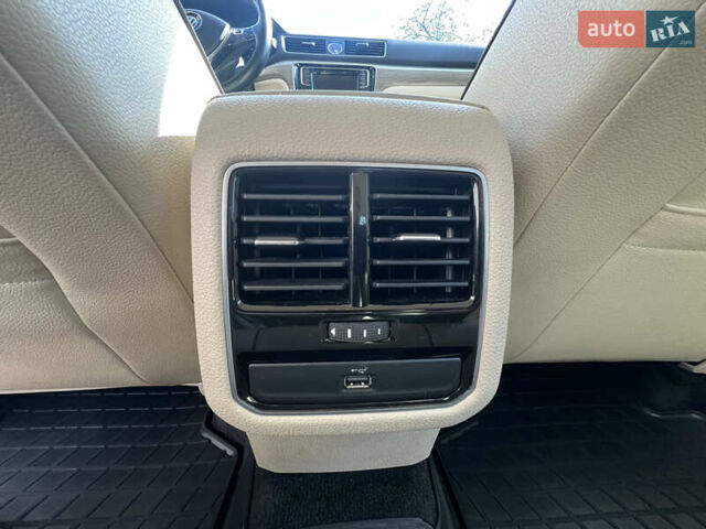 Белый Фольксваген Пассат, объемом двигателя 1.8 л и пробегом 199 тыс. км за 10700 $, фото 18 на Automoto.ua