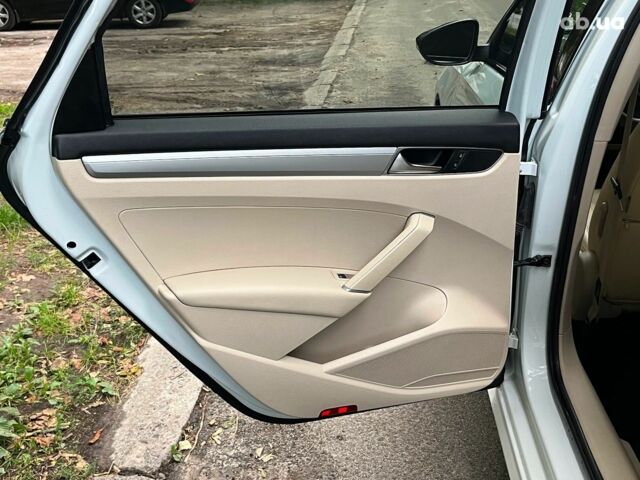 Білий Фольксваген Пассат, об'ємом двигуна 1.8 л та пробігом 162 тис. км за 12940 $, фото 23 на Automoto.ua