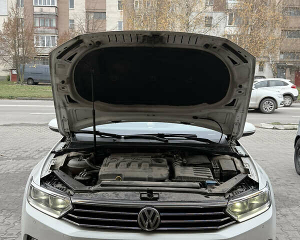 Белый Фольксваген Пассат, объемом двигателя 1.97 л и пробегом 260 тыс. км за 14500 $, фото 17 на Automoto.ua
