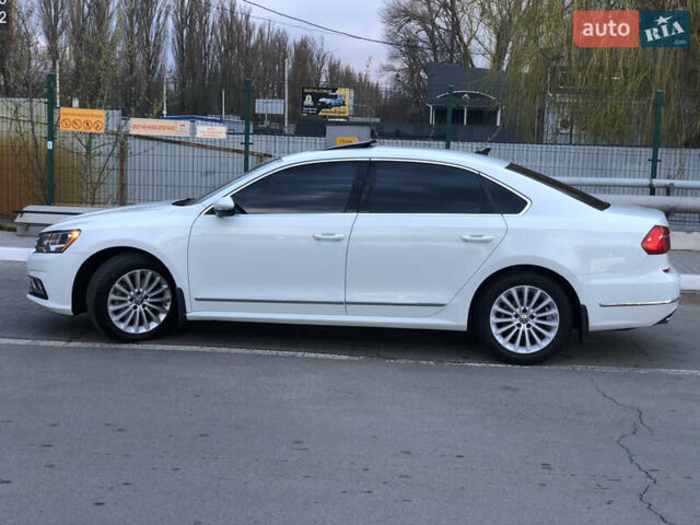 Белый Фольксваген Пассат, объемом двигателя 1.8 л и пробегом 213 тыс. км за 12500 $, фото 6 на Automoto.ua