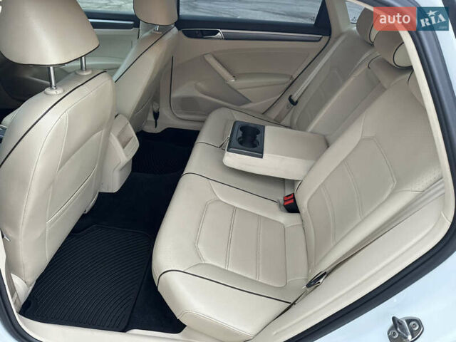 Белый Фольксваген Пассат, объемом двигателя 1.8 л и пробегом 193 тыс. км за 11500 $, фото 21 на Automoto.ua