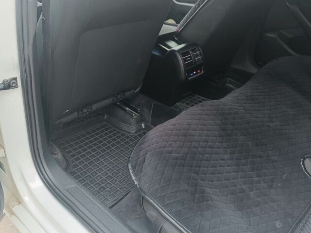 Білий Фольксваген Пассат, об'ємом двигуна 2 л та пробігом 223 тис. км за 16990 $, фото 10 на Automoto.ua