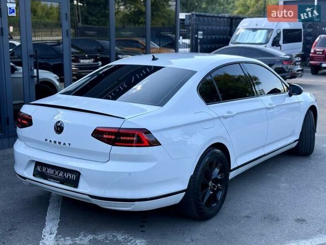 Білий Фольксваген Пассат, об'ємом двигуна 1.97 л та пробігом 174 тис. км за 21500 $, фото 18 на Automoto.ua