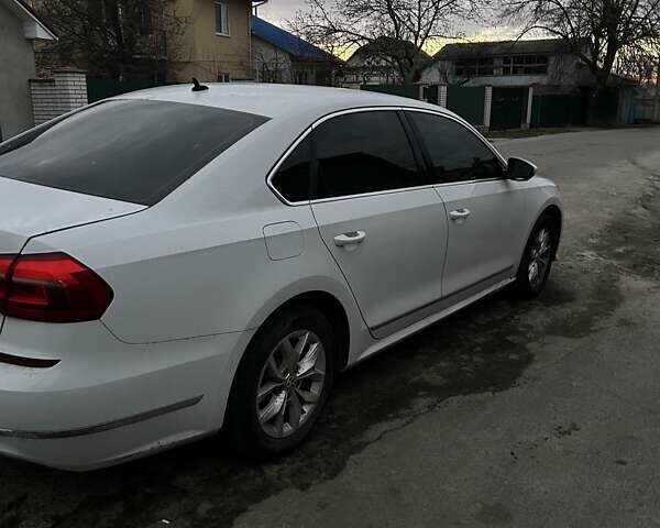 Белый Фольксваген Пассат, объемом двигателя 1.8 л и пробегом 249 тыс. км за 10200 $, фото 4 на Automoto.ua