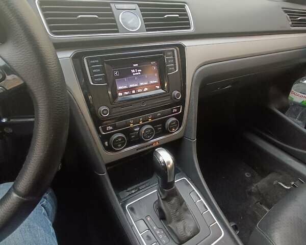 Белый Фольксваген Пассат, объемом двигателя 1.78 л и пробегом 175 тыс. км за 11800 $, фото 2 на Automoto.ua