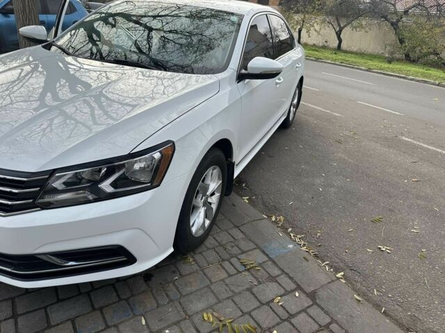 Белый Фольксваген Пассат, объемом двигателя 1.8 л и пробегом 107 тыс. км за 286 $, фото 1 на Automoto.ua