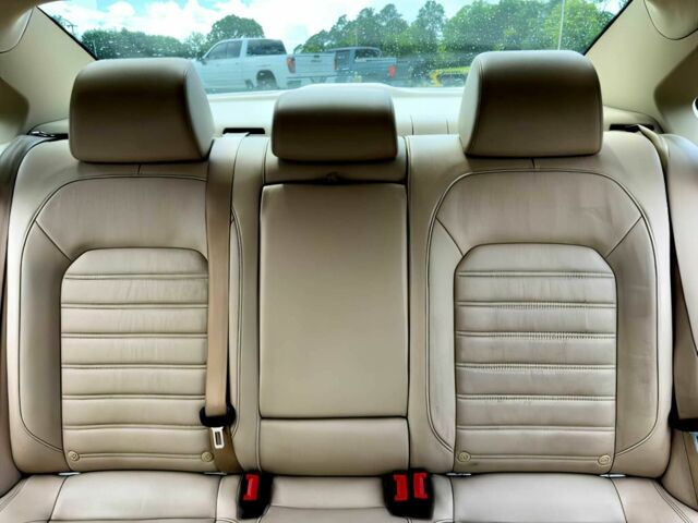 Белый Фольксваген Пассат, объемом двигателя 1.8 л и пробегом 76 тыс. км за 7500 $, фото 13 на Automoto.ua