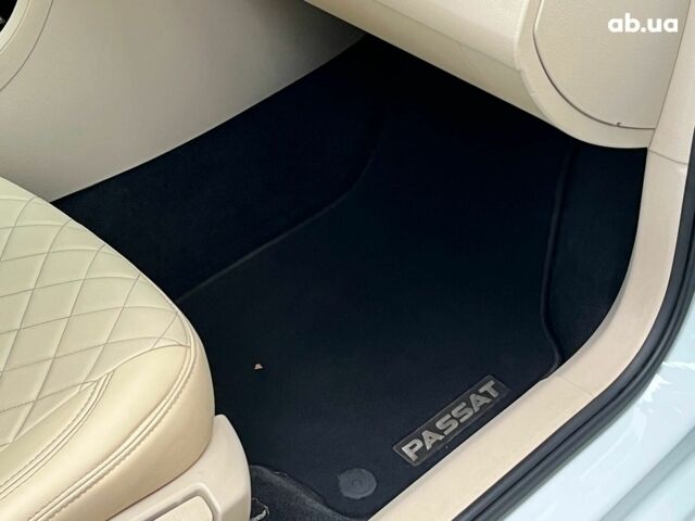 Білий Фольксваген Пассат, об'ємом двигуна 1.8 л та пробігом 162 тис. км за 12940 $, фото 32 на Automoto.ua