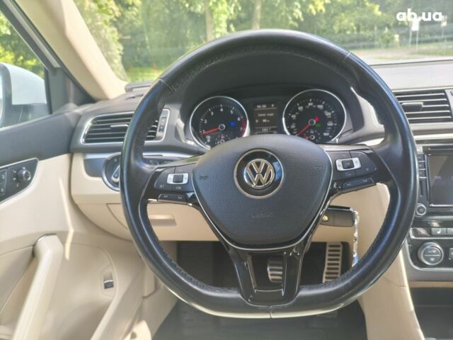 Белый Фольксваген Пассат, объемом двигателя 1.8 л и пробегом 80 тыс. км за 12000 $, фото 16 на Automoto.ua