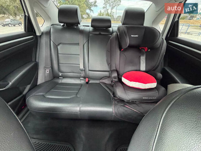 Белый Фольксваген Пассат, объемом двигателя 1.8 л и пробегом 79 тыс. км за 14900 $, фото 22 на Automoto.ua