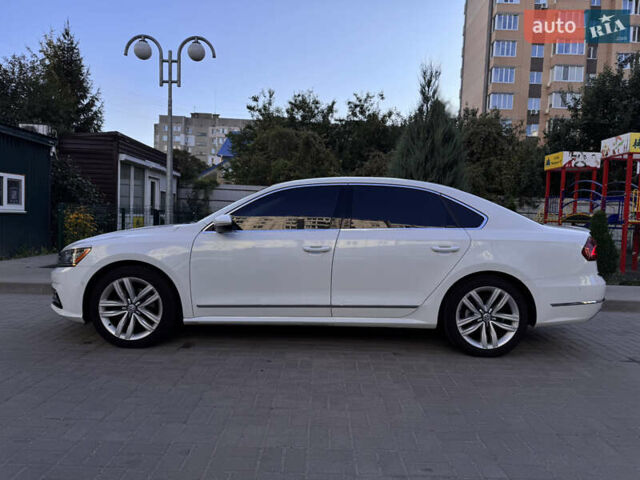 Белый Фольксваген Пассат, объемом двигателя 1.8 л и пробегом 170 тыс. км за 17000 $, фото 4 на Automoto.ua