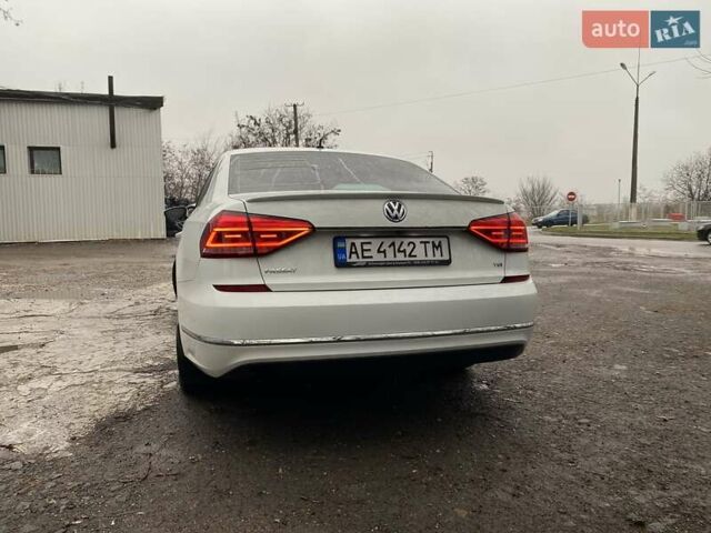 Белый Фольксваген Пассат, объемом двигателя 1.8 л и пробегом 175 тыс. км за 13600 $, фото 7 на Automoto.ua