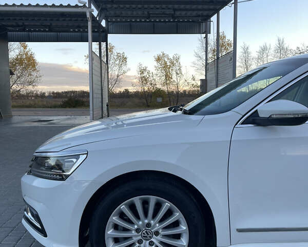 Белый Фольксваген Пассат, объемом двигателя 0 л и пробегом 38 тыс. км за 15600 $, фото 3 на Automoto.ua