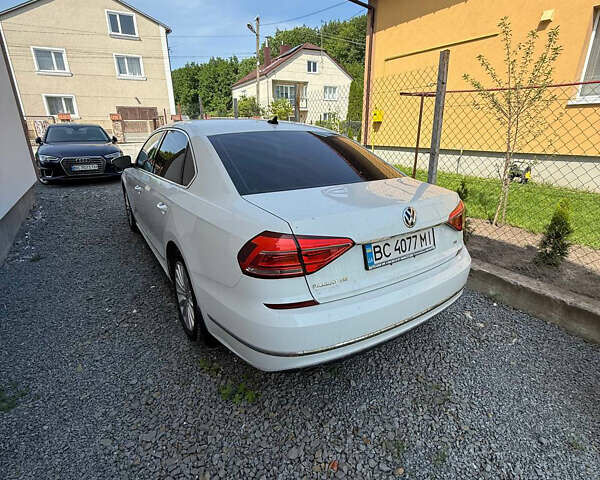 Білий Фольксваген Пассат, об'ємом двигуна 1.8 л та пробігом 233 тис. км за 12500 $, фото 2 на Automoto.ua