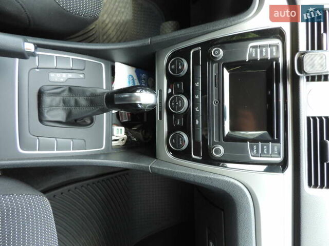 Белый Фольксваген Пассат, объемом двигателя 1.8 л и пробегом 264 тыс. км за 12800 $, фото 12 на Automoto.ua