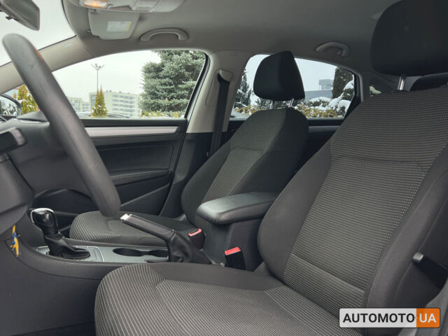 Белый Фольксваген Пассат, объемом двигателя 1.8 л и пробегом 118 тыс. км за 13700 $, фото 11 на Automoto.ua