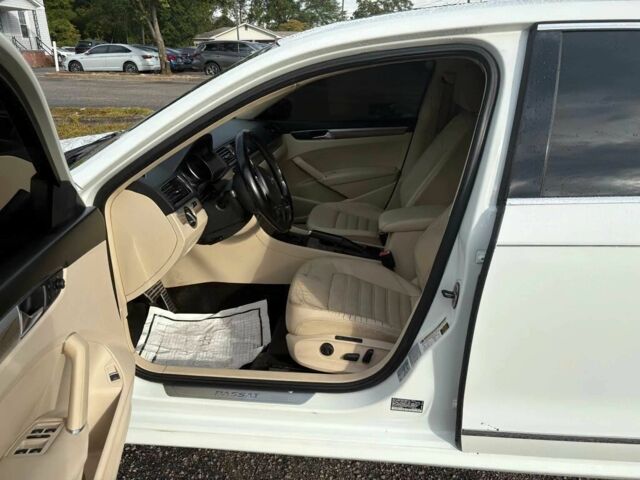 Белый Фольксваген Пассат, объемом двигателя 1.8 л и пробегом 71 тыс. км за 2600 $, фото 7 на Automoto.ua