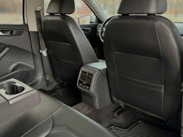 Белый Фольксваген Пассат, объемом двигателя 1.8 л и пробегом 165 тыс. км за 12199 $, фото 23 на Automoto.ua