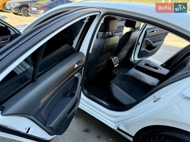 Білий Фольксваген Пассат, об'ємом двигуна 1.97 л та пробігом 174 тис. км за 21500 $, фото 39 на Automoto.ua