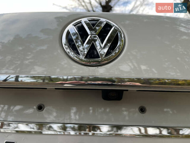 Фольксваген Пассат 2016 в Киеве на Automoto.ua Белый Фольксваген Пассат, объемом двигателя 1.8 л и пробегом 160 тыс. км за 11000 $, фото 17 на Automoto.ua