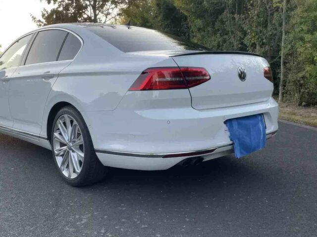 Білий Фольксваген Пассат, об'ємом двигуна 2 л та пробігом 73 тис. км за 8500 $, фото 4 на Automoto.ua