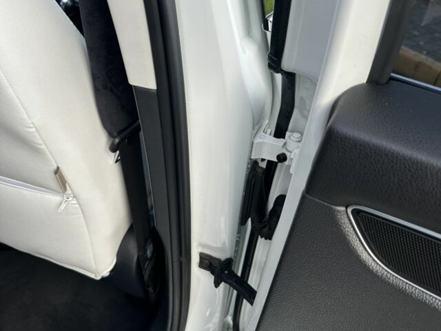 Белый Фольксваген Пассат, объемом двигателя 1.8 л и пробегом 107 тыс. км за 286 $, фото 15 на Automoto.ua