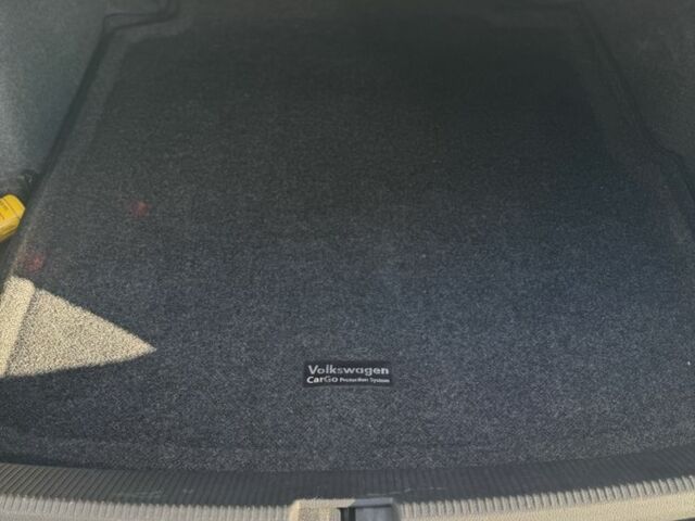 Белый Фольксваген Пассат, объемом двигателя 1.8 л и пробегом 107 тыс. км за 12300 $, фото 11 на Automoto.ua