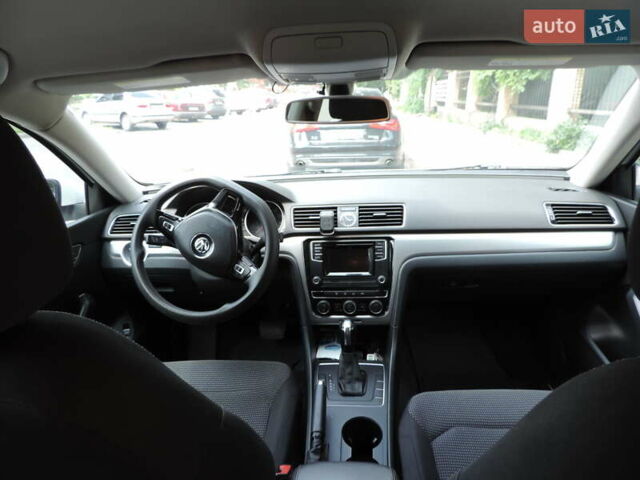 Белый Фольксваген Пассат, объемом двигателя 1.8 л и пробегом 264 тыс. км за 12800 $, фото 11 на Automoto.ua