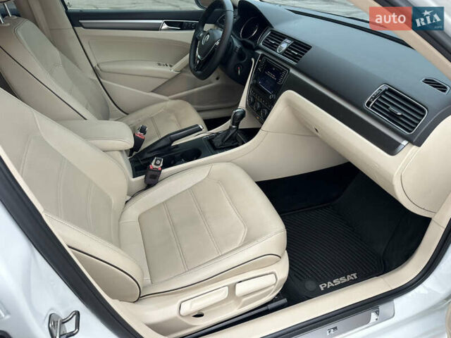 Белый Фольксваген Пассат, объемом двигателя 1.8 л и пробегом 193 тыс. км за 11500 $, фото 25 на Automoto.ua