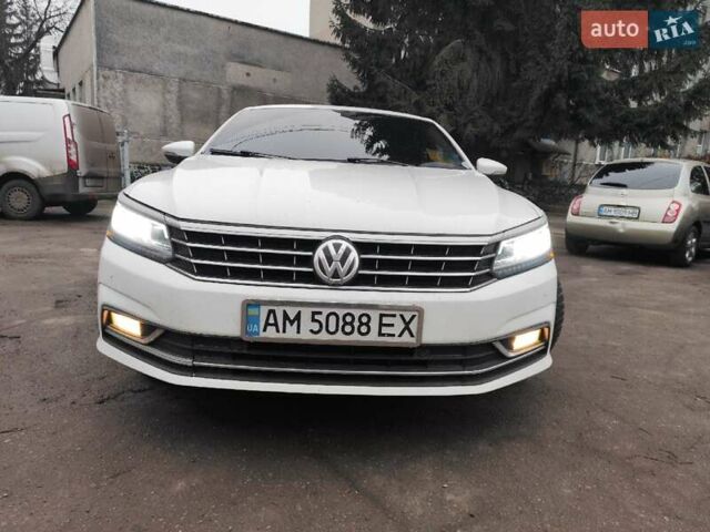 Белый Фольксваген Пассат, объемом двигателя 1.8 л и пробегом 182 тыс. км за 13500 $, фото 6 на Automoto.ua