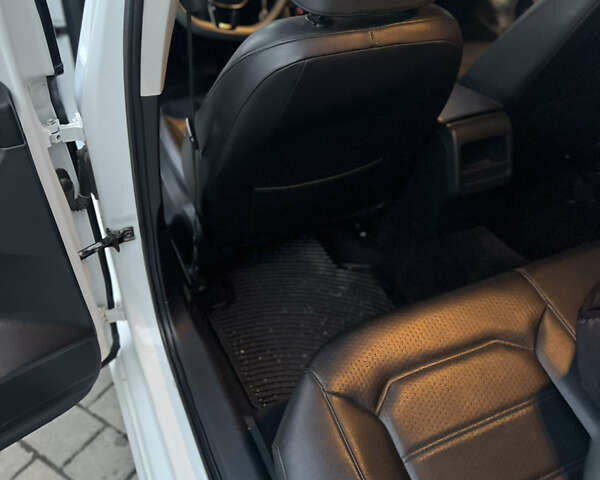 Белый Фольксваген Пассат, объемом двигателя 1.8 л и пробегом 137 тыс. км за 11900 $, фото 22 на Automoto.ua