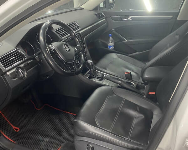 Белый Фольксваген Пассат, объемом двигателя 1.8 л и пробегом 207 тыс. км за 12500 $, фото 8 на Automoto.ua